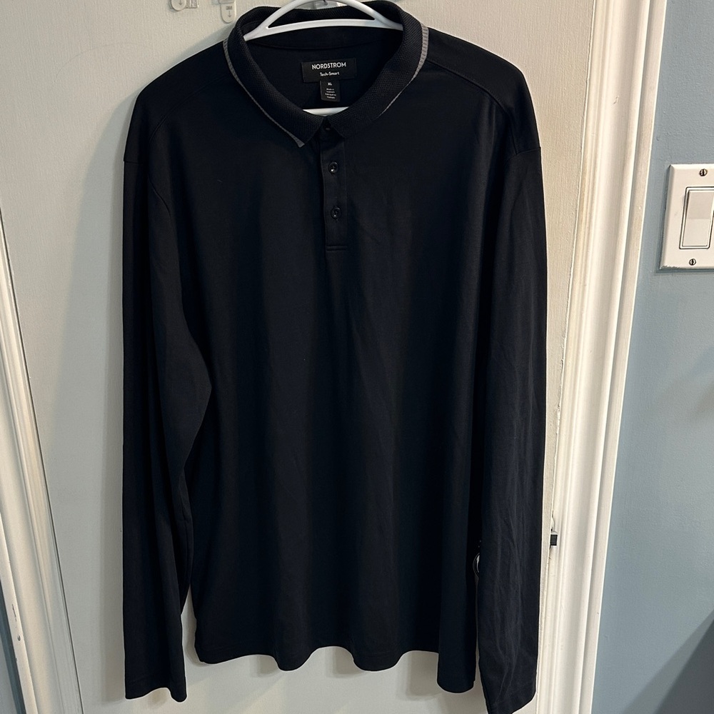 Nordstrom Men's Classic Black Long Sleeve Tee PTP 25” Sleeve Length 28”